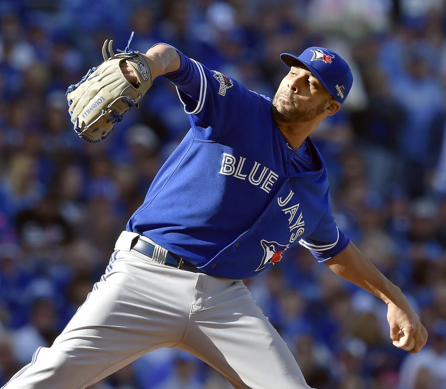 The Toronto Blue Jays' David Price pitches in the second inning against the Kansas City Royals during Game 2 of the ALCS on at Kauffman Stadium in Kansas City, Mo., on Saturday, Oct. 17, 2015. (John Sleezer/Kansas City Star/TNS)