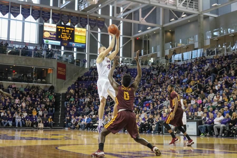 Paul Jesperson (4) led the Panthers with 21 points as well as going 5-9 behind the arc. The Panthers are now on a four-game wining streak