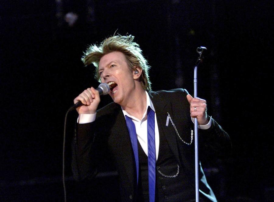 David Bowie performs at the Area2 Festival at the Verizon Wireless Amphitheater on Aug. 13, 2002 in Irvine, Cailf. Bowie died Sunday after an 18-month battle with cancer. (Robert Lachman/Los Angeles Times/TNS)