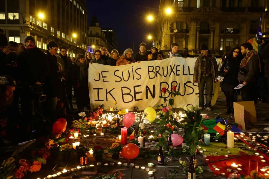 Members+of+the+public+gather+in+Brussels+to+leave+messages+and+tributes+following+the+terrorist+attacks+on+March+22.+Columnist+Slaughter+says+European+leaders+must+aid+in+the+effort+to+defeat+ISIS