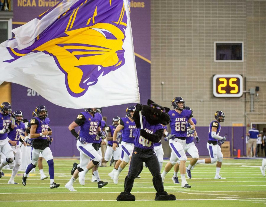 Panthers lose to Leathernecks