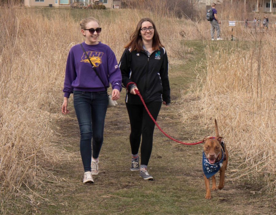 Tails on Trails brings dogs to campus