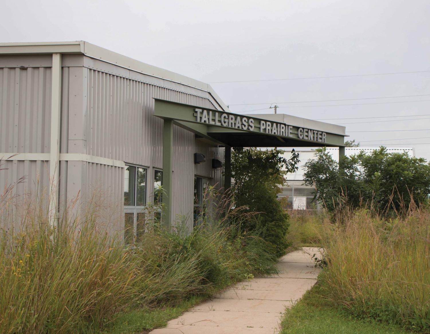 Tallgrass+Prairie+Center+educates+during+field+day