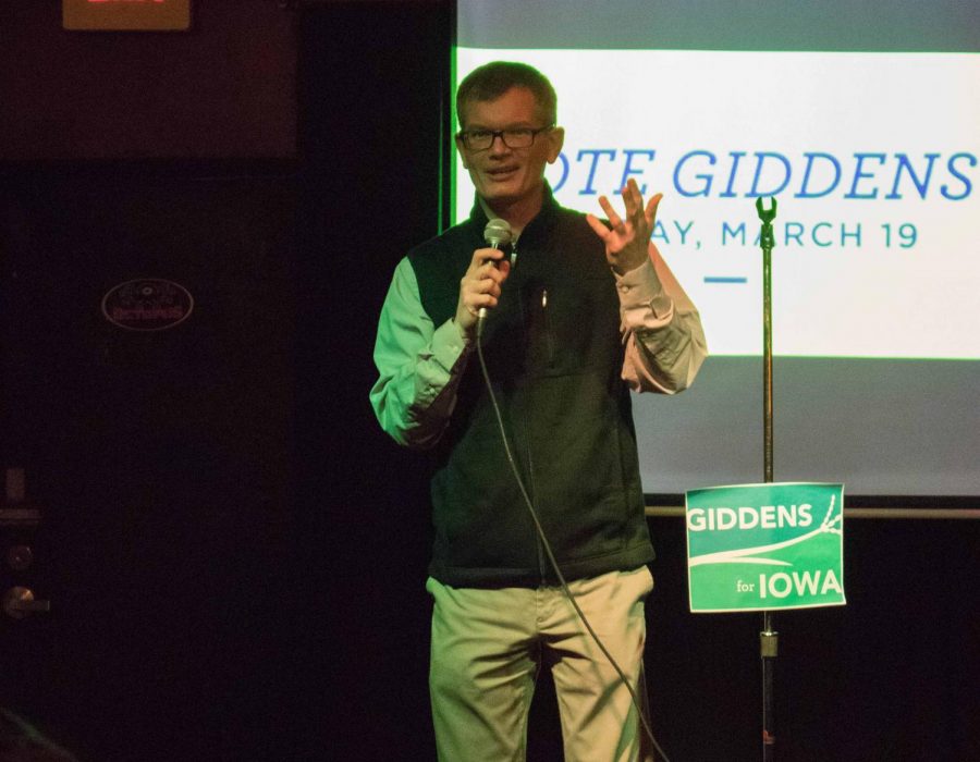 Democratic candidate Eric Giddens speaks at a fundraiser at the Octopus on College Hill on Thursday, March 7.