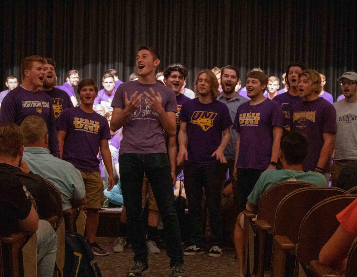 Glee+Club+welcomes+students+in+song