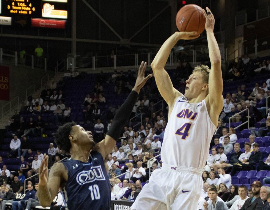 Top 3 mens basketball standouts to watch this season