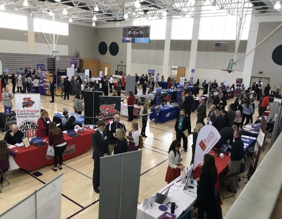 UNI’s annual Teacher Fair is this Saturday, March 7 in the Gallagher Bluedorn Performing Arts Center. Students will
have the opportunity to mingle with representatives from over 70 school districts at the recruitment event.