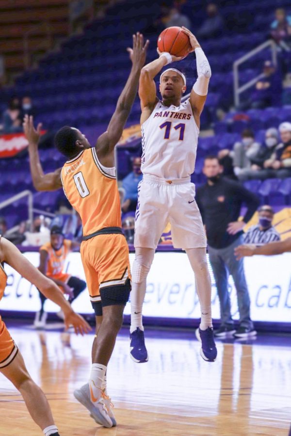 Forward Trae Berhow lead UNI in scoring Saturday against Valparaiso with 15 points in the contest. 