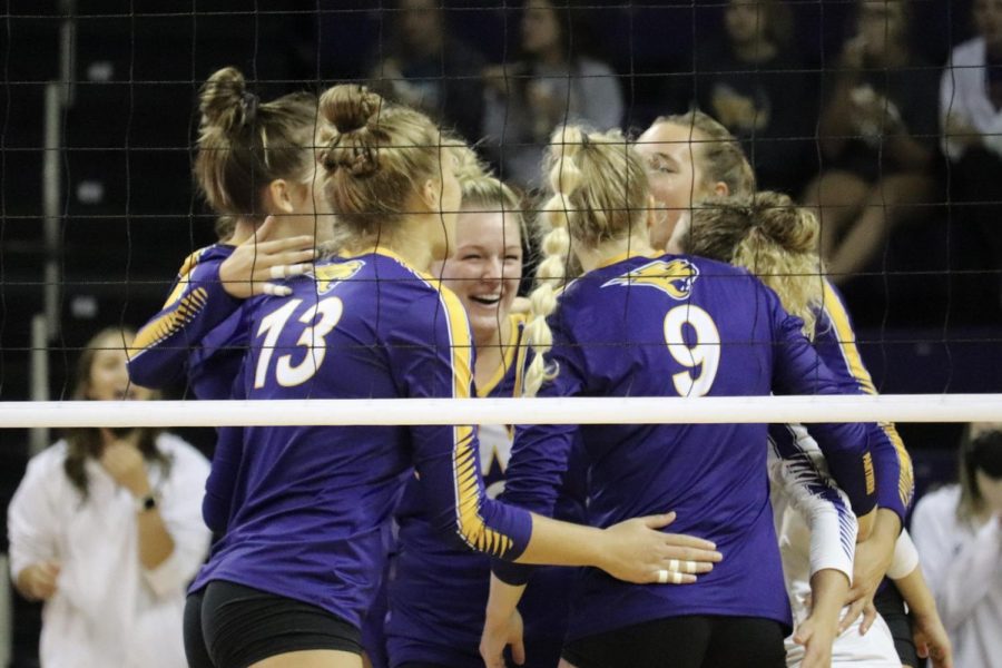 The+UNI+volleyball+team+defeated+Texas-San+Antonio+but+fall+to+Wright+State+and+Marquette+over+the+weekend+at+the+Marquette+tournament.