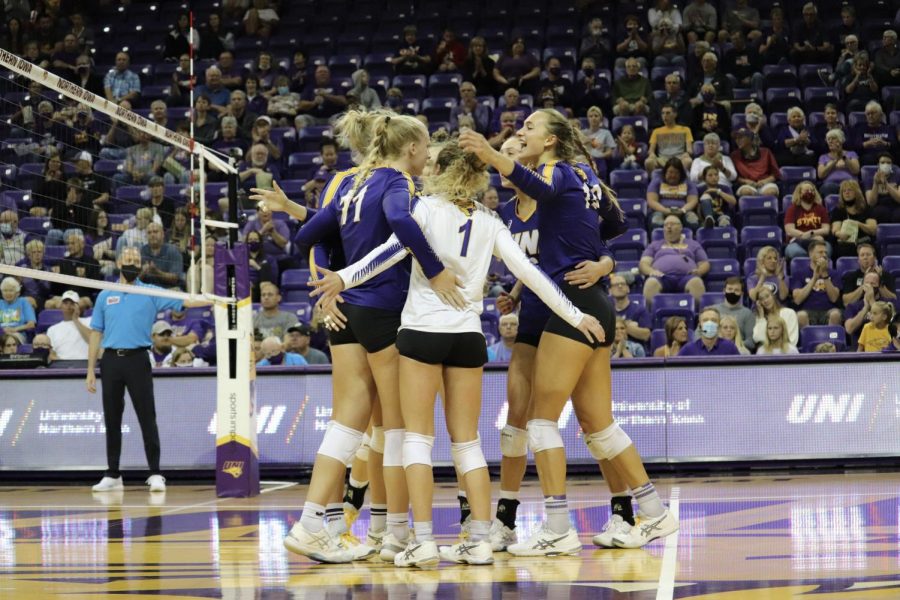 UNI+battled+through+two+hard-fought+volleyball+games+over+the+weekend+but+fell+to+Illinois+State+and+Bradley+in+the+end.