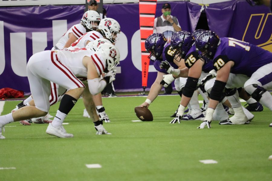 An FCS top-25 matchup took place at the UNI-Dome on Saturday, with the 21st-ranked South Dakota Coyotes edging the 16th ranked Panthers 34-21