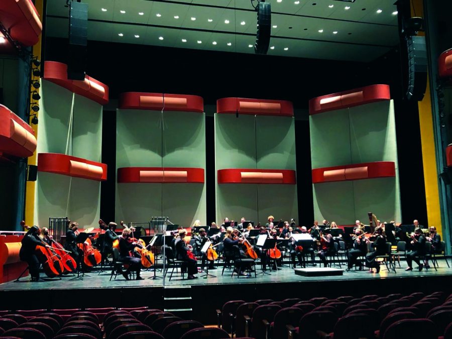 The Northern Iowa Symphony Orchestra presented their Fall Spotlight Series concert performances Friday evening.