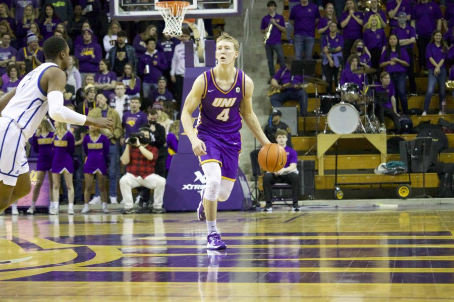 The Panther mens basketball team split their two-game Illinois road swing, losing to Loyola Chicago on Sunday but defending Illinois State last Tuesday. They will return home on Sunday, Feb. 20 against Missouri State. 