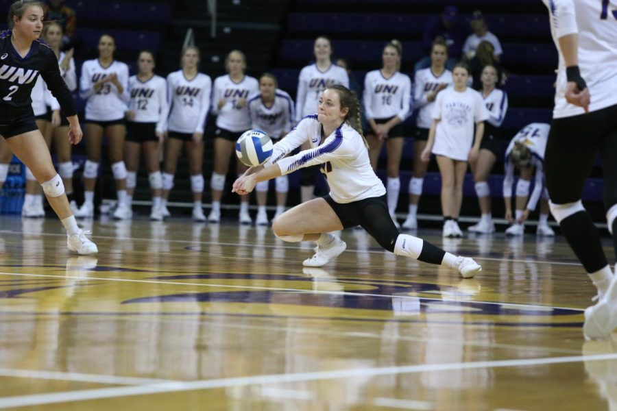 With seven digs on Saturday, Baylee Petersen went over 1000 for her career. Baylee joins her mom and sister, Bobbi and Sydney, in this club. 