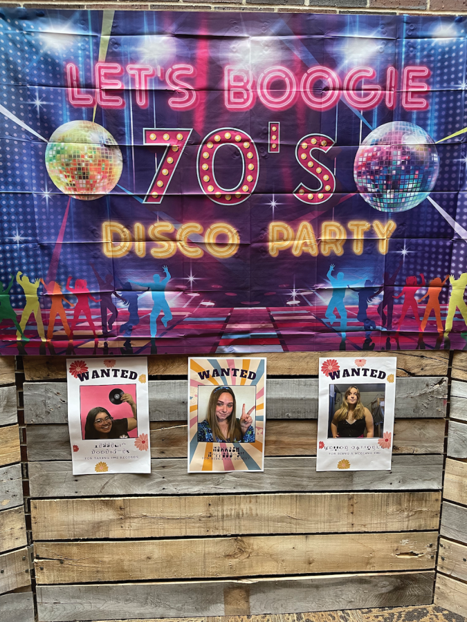 Blame it on the Boogie as you celebrate UNIs 70s-themed homecoming. 