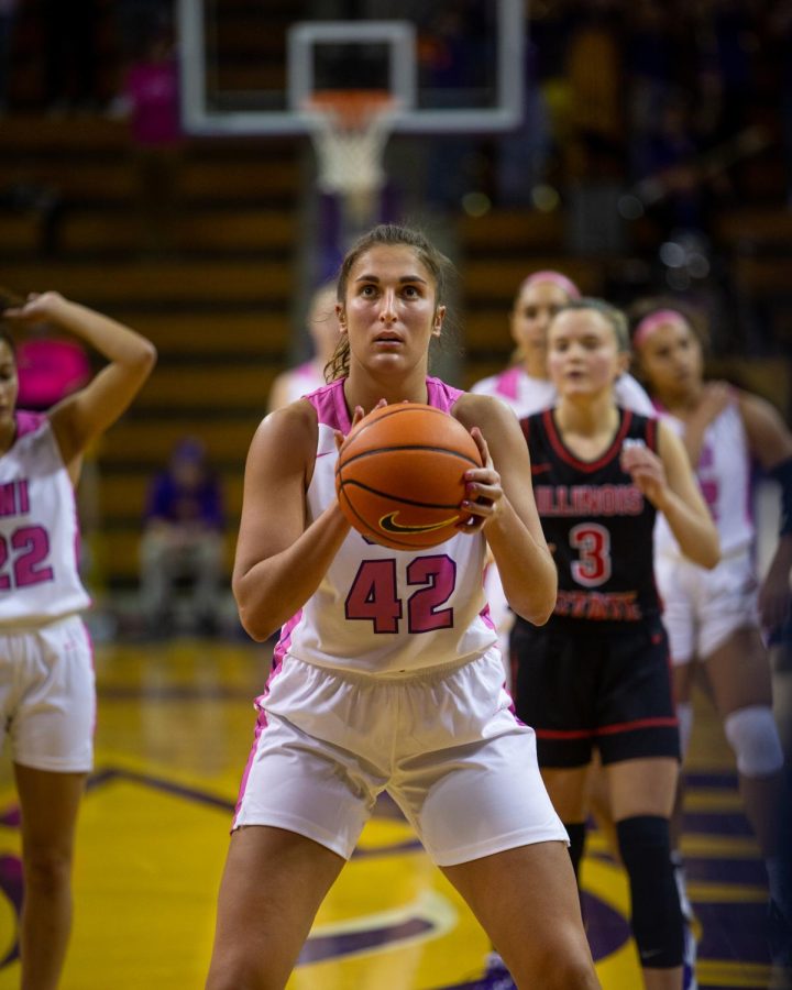 Grace Boffeli (42) continued her strong play, pitching in double-doubles in both of UNIs games over the weekend. 