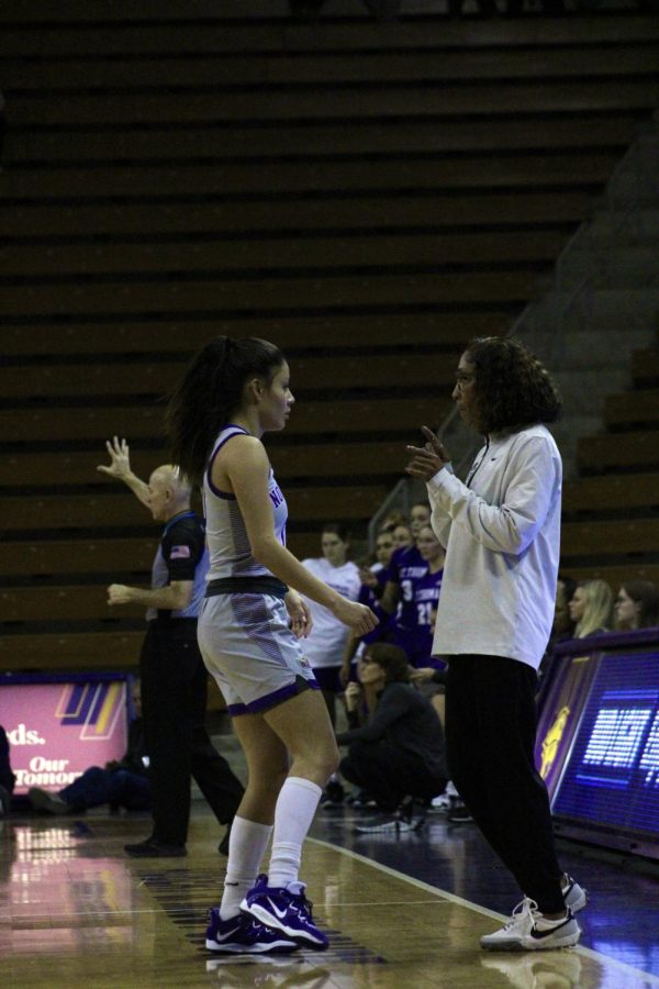 UNI+womens+basketball+Head+Coach+Tanya+Warren%2C+seen+speaking+to+point+guard+Maya+McDermott%2C+secured+her+300th+career+victory+on+Sunday+when+UNI+defeated+Valparaiso%2C+83-60.+