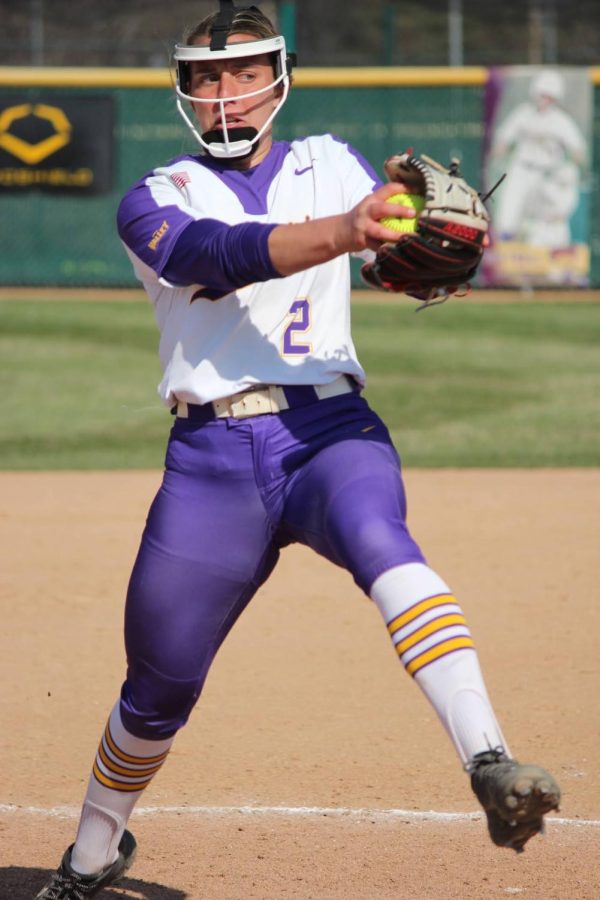 Samantha Heyer (2) continued her strong performance, once again being named MVC Pitcher of the Week for a second straight week.