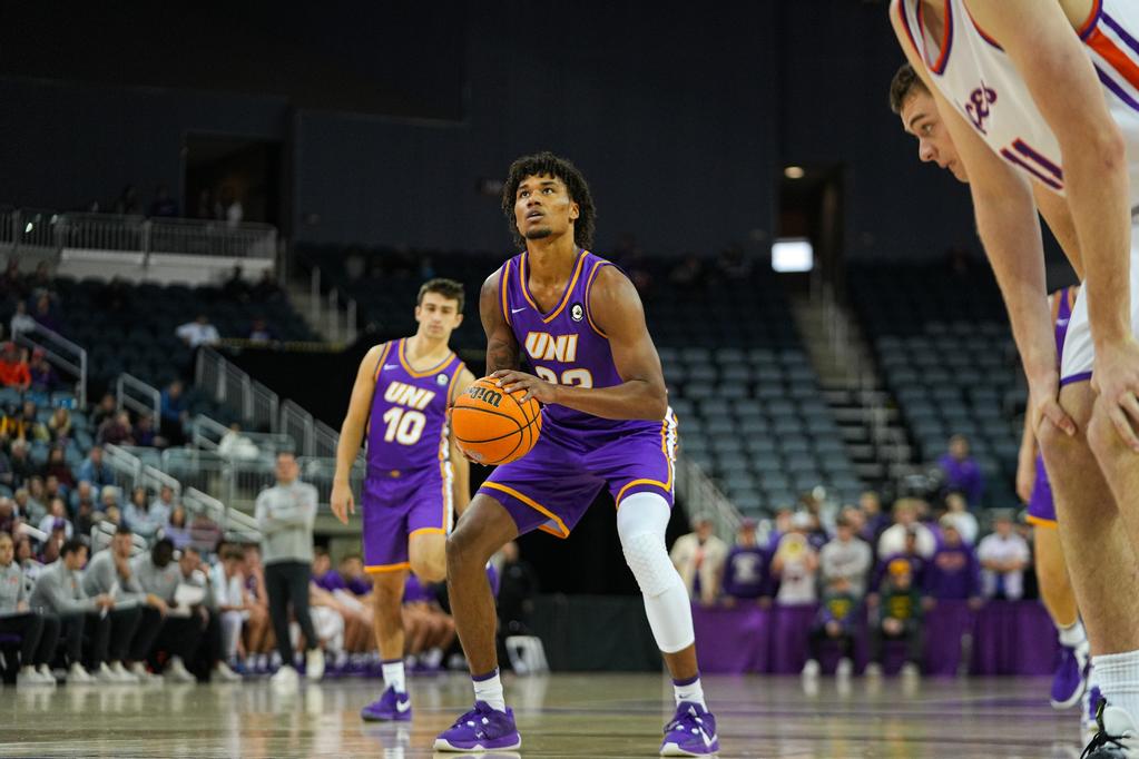 Tytan Anderson attempts a free throw.