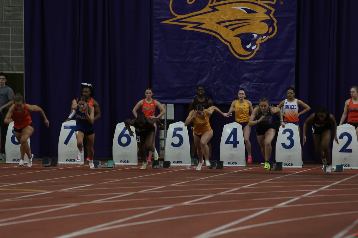 The women’s team had a great performance in the Larry Weiczorek
Invitational, which was held in Iowa City on January 19 and 20.