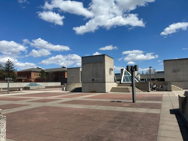 UNI has been collecting feedback from students and community members
to redesign the Maucker Union rooftop plaza. Before the building was constructed in 1967, the site had two intersecting sidewalks. The rooftop
being walkable has always been an important part of the union’s design.