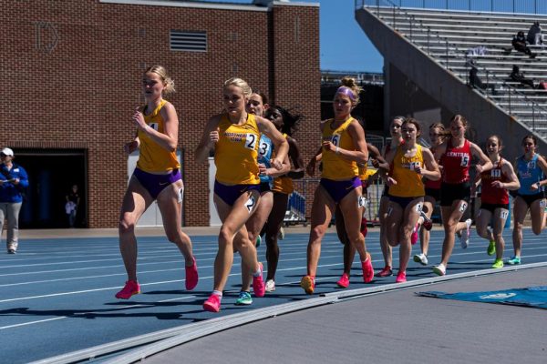 A slew of Panthers lead the pack on the famous blue oval in Des Moines.